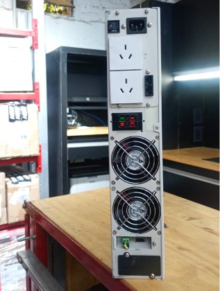 ups-lyonn-2000va-rack 2