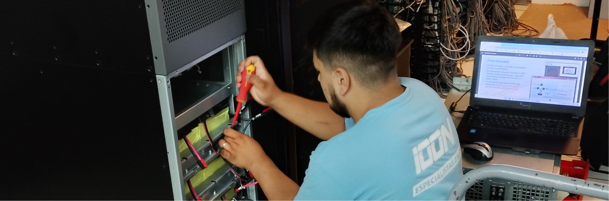 UPS industrial instalación en planta